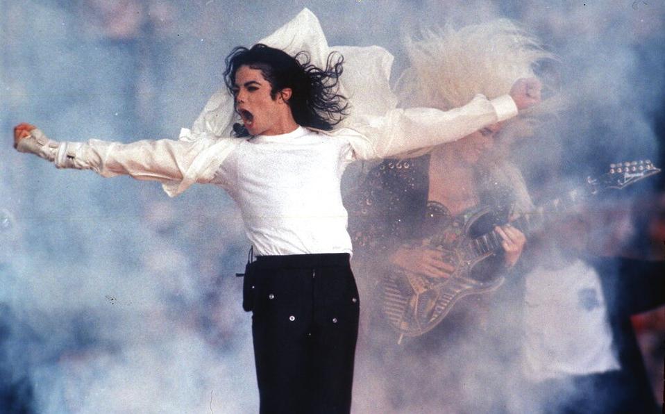 En vida, Michael Jackson vendió más de 400 millones de discos, ganó 13 premios Grammy además de romper diversos récords musicales. | AP