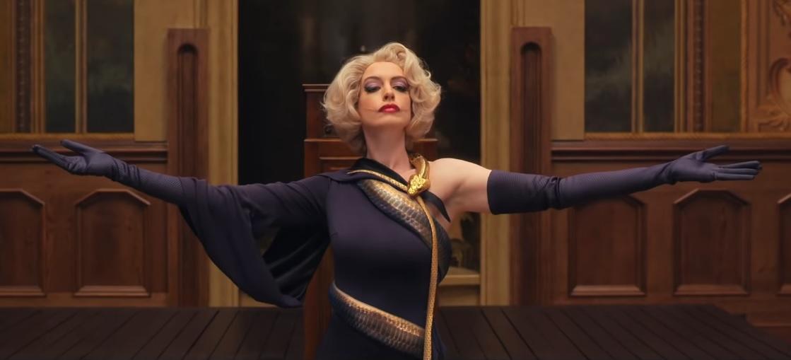 Una hermosa y temible Anne Hathaway en el tráiler de 'La Maldición de las Brujas'