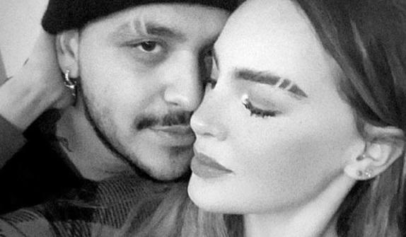 Belinda y Christian Nodal no paran en demostrarse su amor. | Twitter @ElNodal