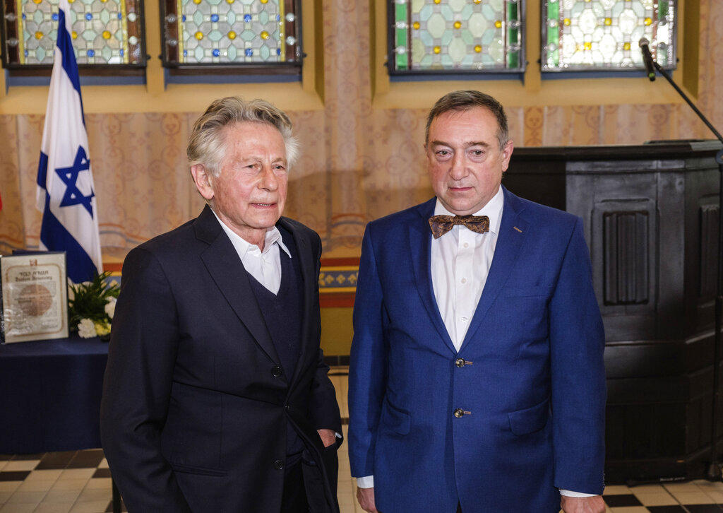 El nieto de la pareja, Stanislaw Buchala, recibió una medalla y el diploma a nombre de sus fallecidos abuelos. | AP