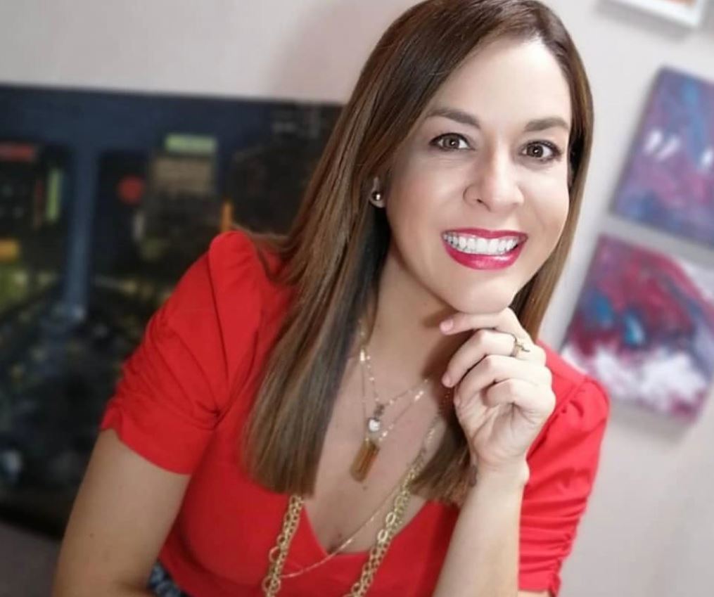 La periodista Pilar Acuña tendrá La Primera Palabra en Canal 8

 