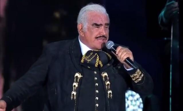 icente Fernández sigue trabajando en nueva música. | Instagram @_vicentefdez