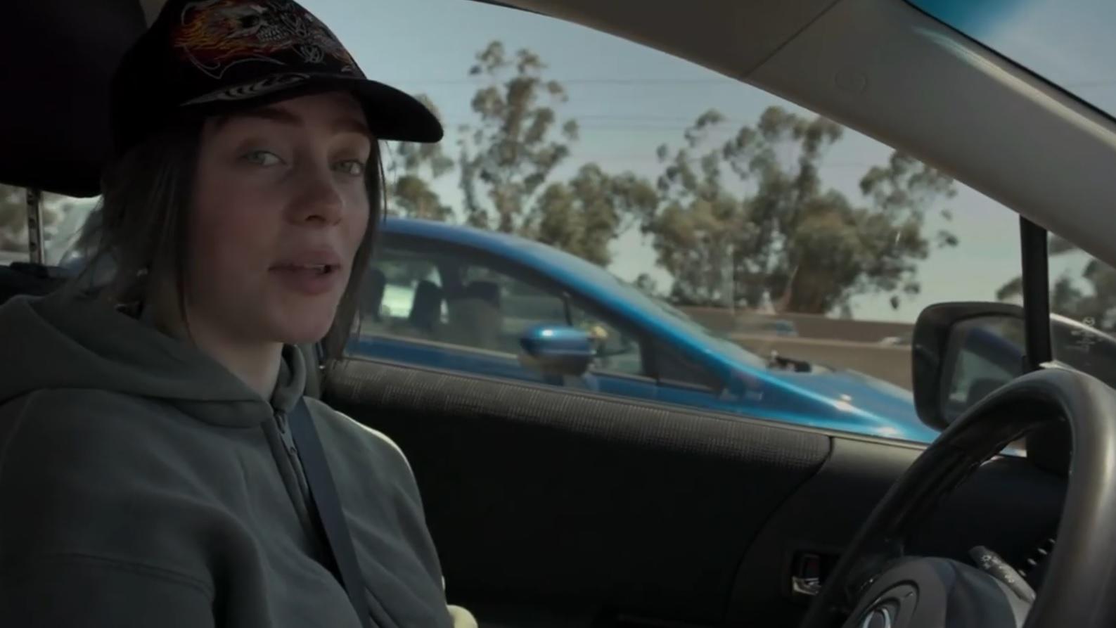 La estrella explica que en ocasiones se queda dormida en la cama de sus padres, pues es la manera en la que puede conciliar el sueño. | Instagram @Bil