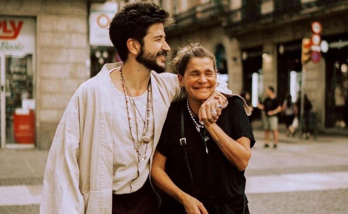 Camilo confiesa que usa la ropa de su suegra: 