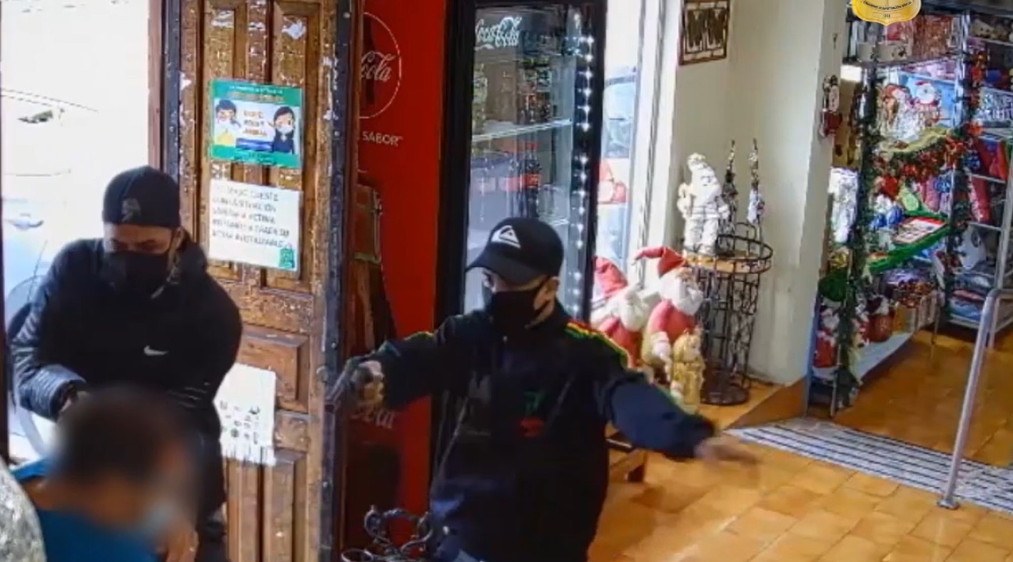 Asaltan y amenazan a trabajadores en una farmacia en Goicoechea