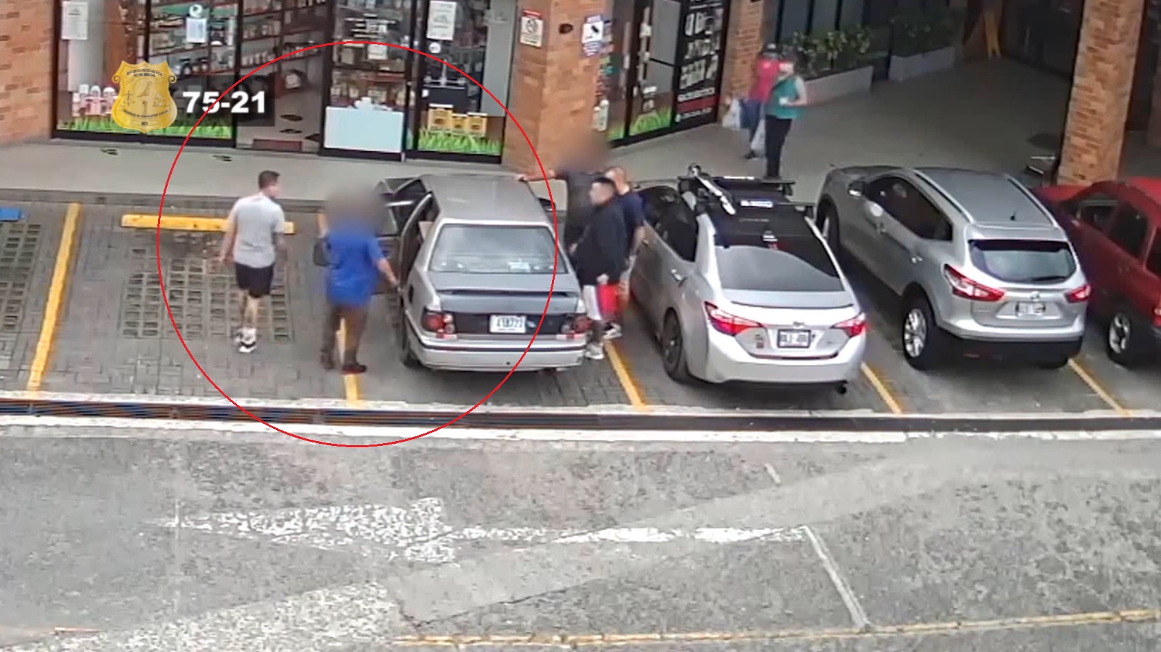 Se hizo pasar por comprador de una pantalla para robar un carro 