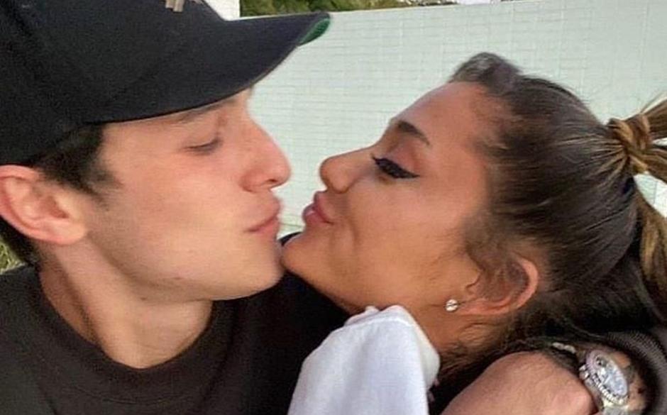 Ariana Grande y Dalton Gomez se dan el 