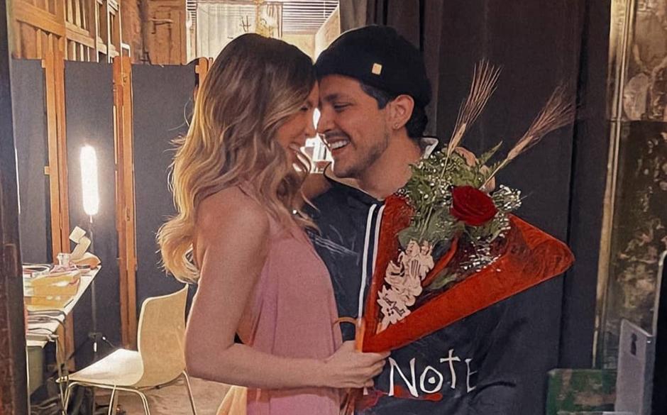 Fotógrafo se burla de la relación de Belinda y Christian Nodal