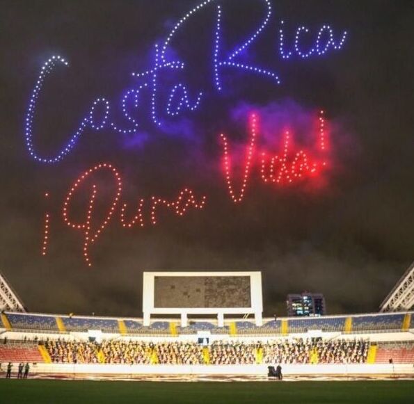 Memes que dejó el show de drones en el Estadio Nacional Memes que dejó el show de drones en el Estadio Nacional