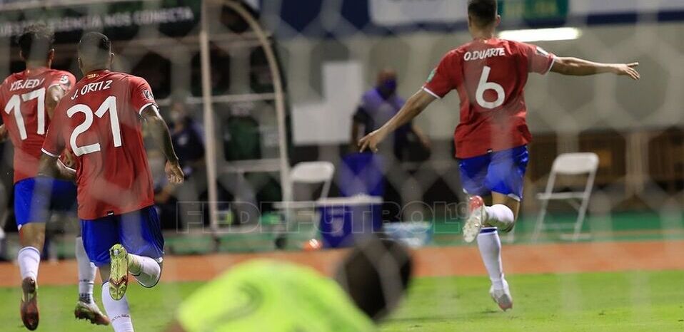 Costa Rica sigue viva en la eliminatoria Costa Rica sigue viva en la eliminatoria
