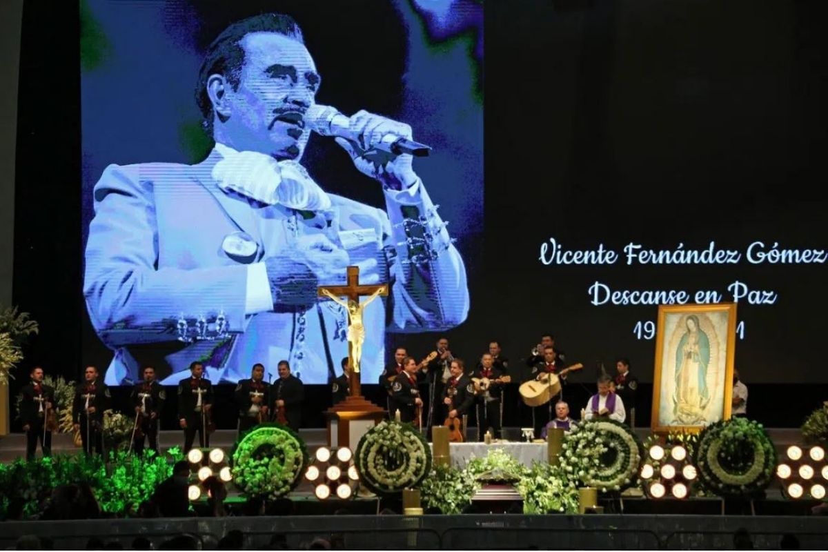 Sepultura de Vicente Fernández se ubica en Rancho Los Tres Potrillos.