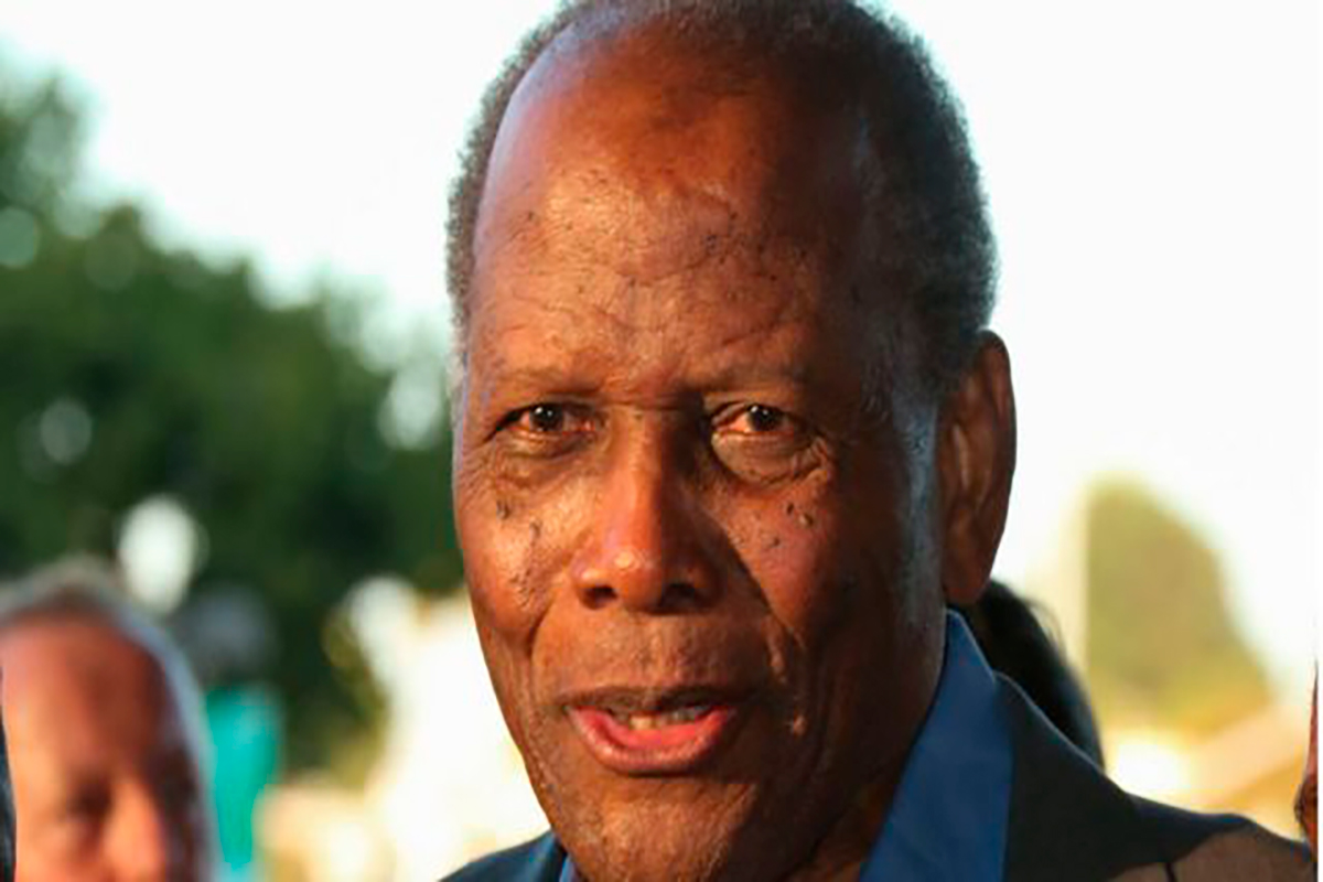 Actor pionero de Hollywood, Sidney Poitier, muere a los 94 años