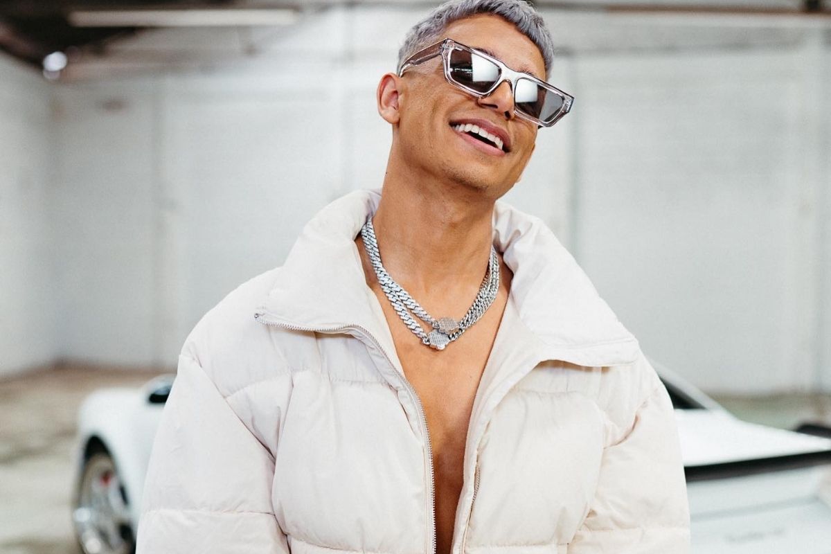 El cantante nacional está haciendo historia y poniendo en alto el nombre del país en la música urbana.