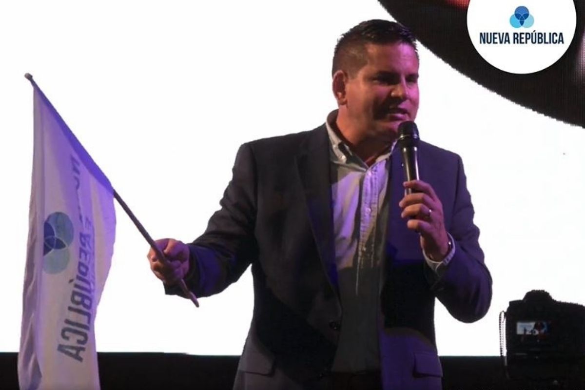 Fabricio Alvarado candidato por el Partido Nueva República