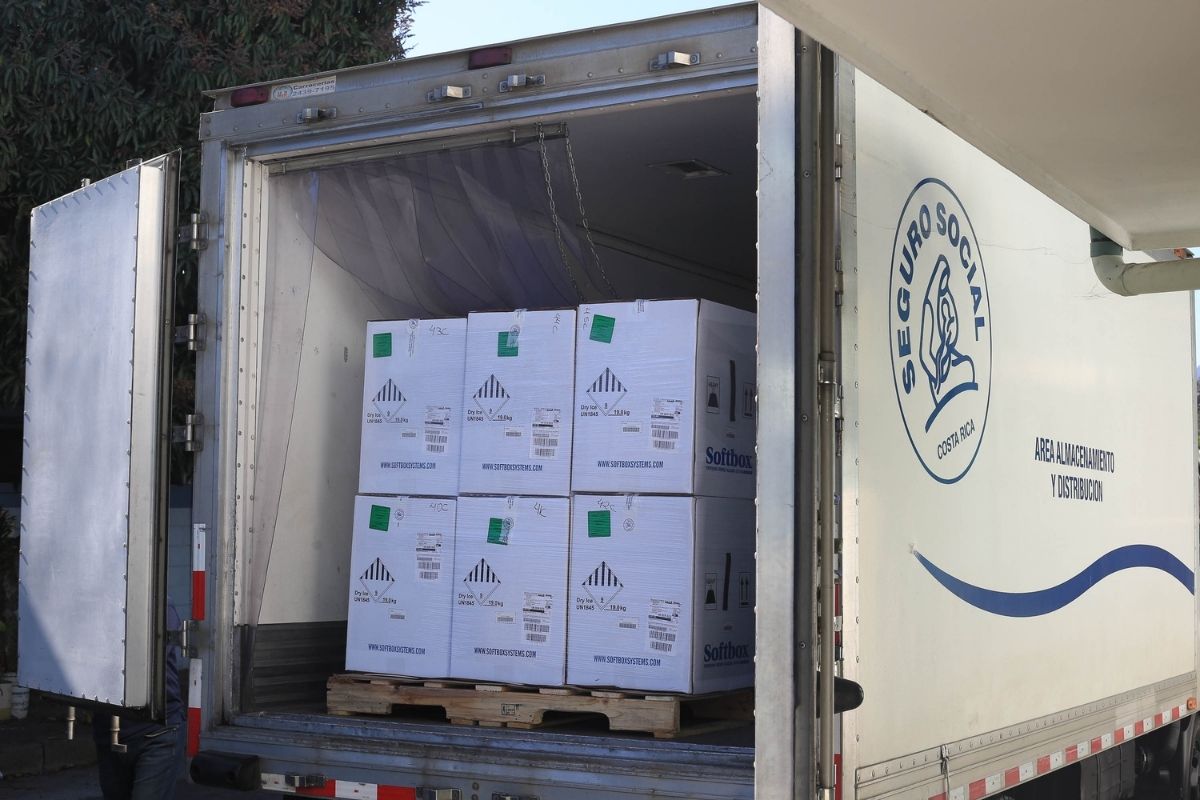 España dona a Costa Rica más de un millón de vacunas vía COVAX