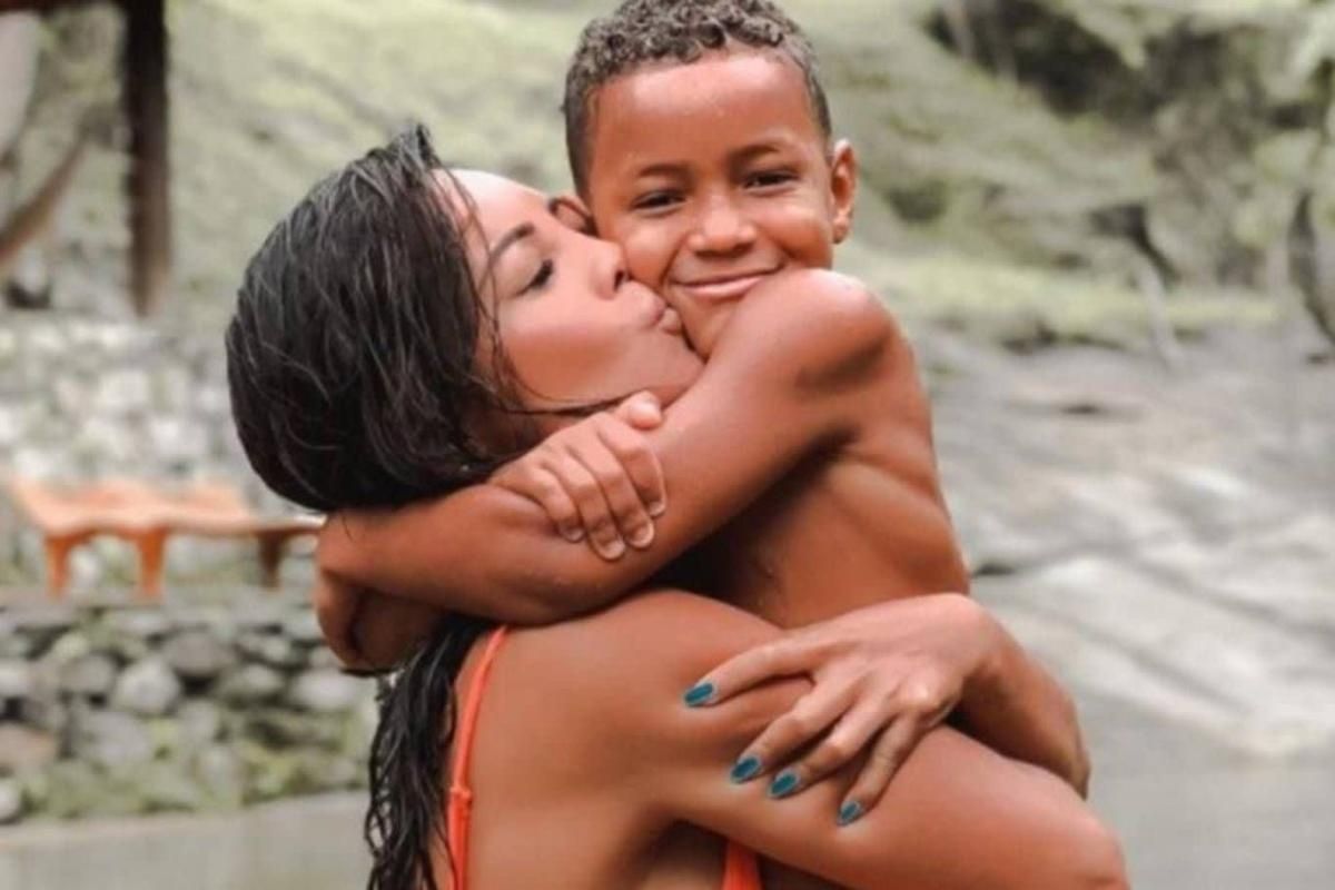 Carol Nakamura adoptó a su hijo Wallace tras invitarlo en el 2019 a su casa a pasar la Navidad