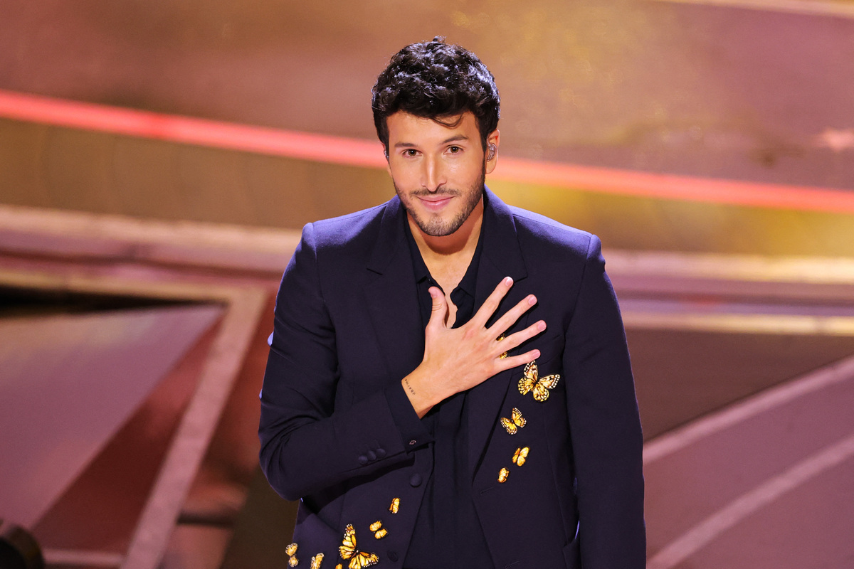 Premios Óscar: Sebastián Yatra canta 