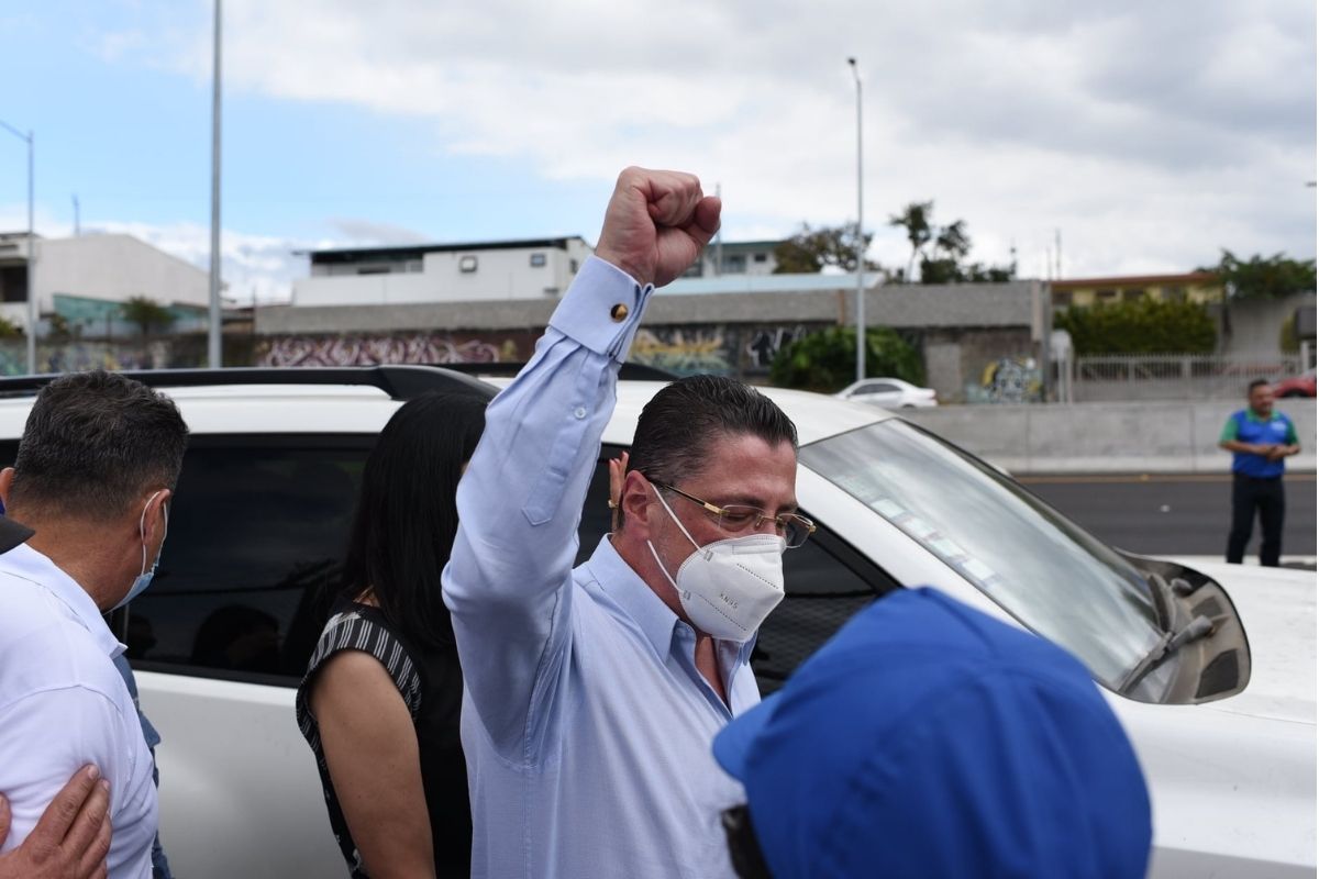 A su vez, Chaves agregó que le causa tristeza que la campaña electoral en el país haya tenido que llegar hasta estas instancias.