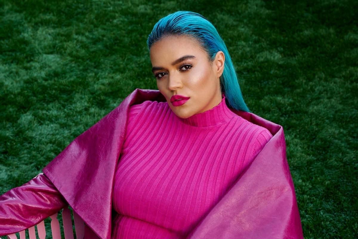 El sencillo ya se encuentra disponible en todas las plataformas digitales de música.