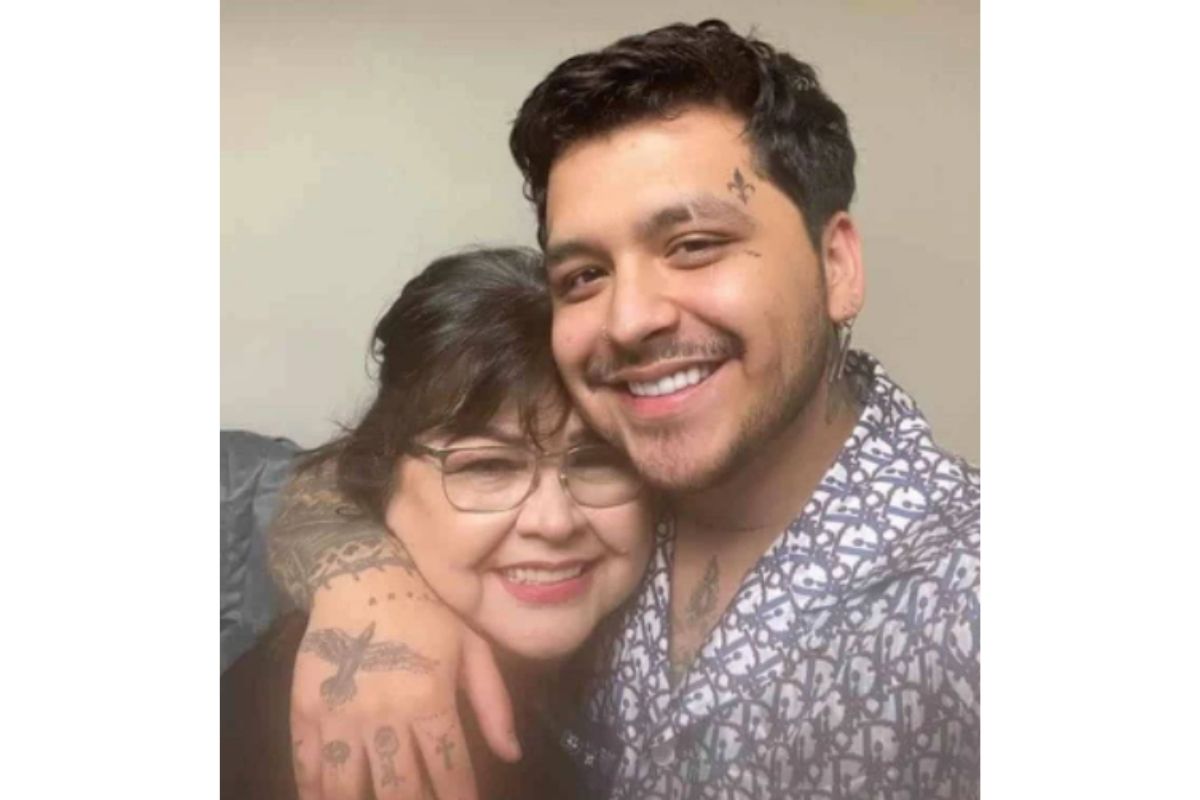 Abuela de Christian Nodal sale a su defensa