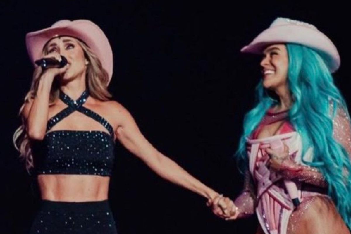 Karol G y Anahí cantaron juntas en concierto de Ciudad de México