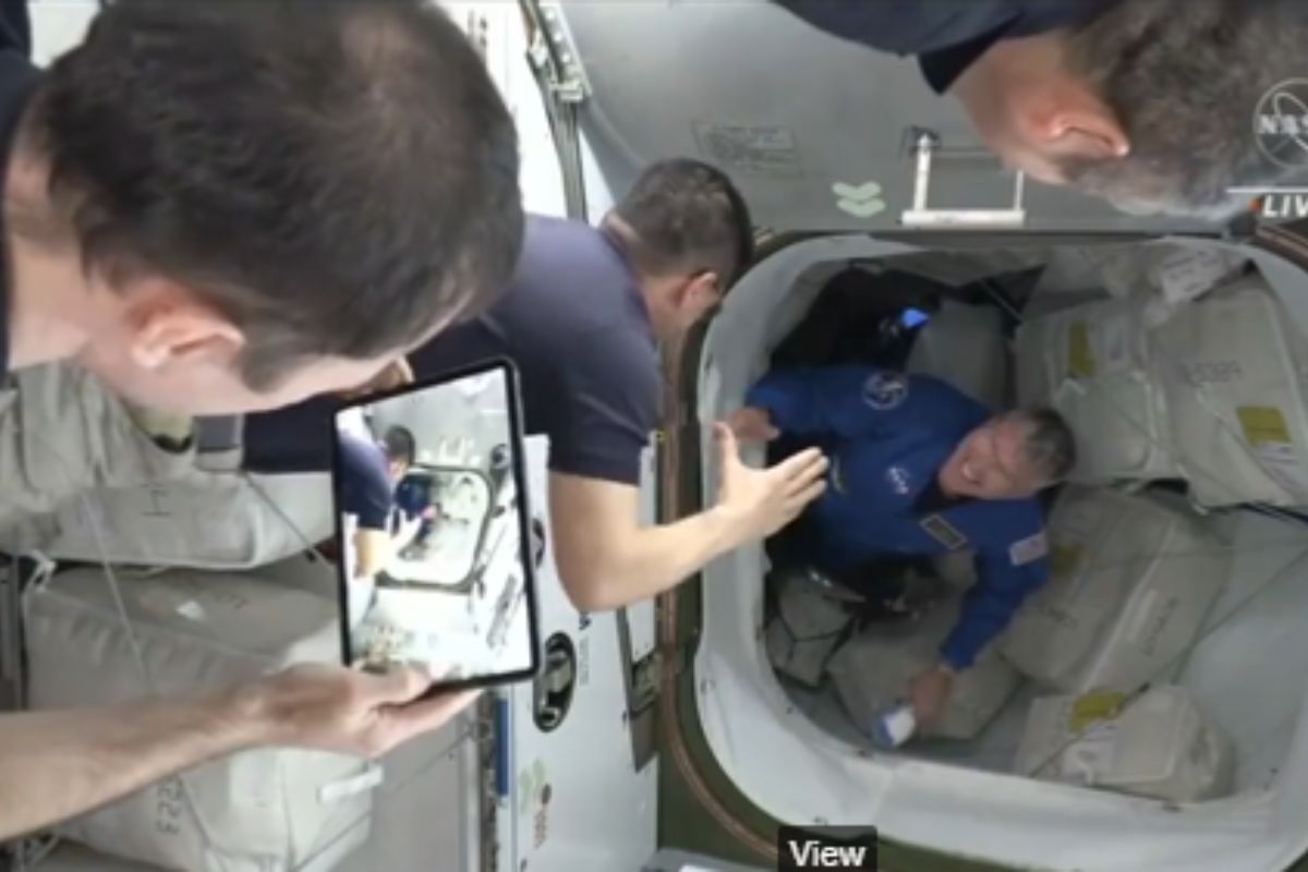 Entró a la ISS a eso de la 1:00 de la madrugada hora costarricense.