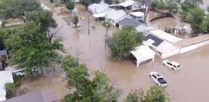 Los rescatistas continúan con labores de búsqueda en Texas. (Ámbito)