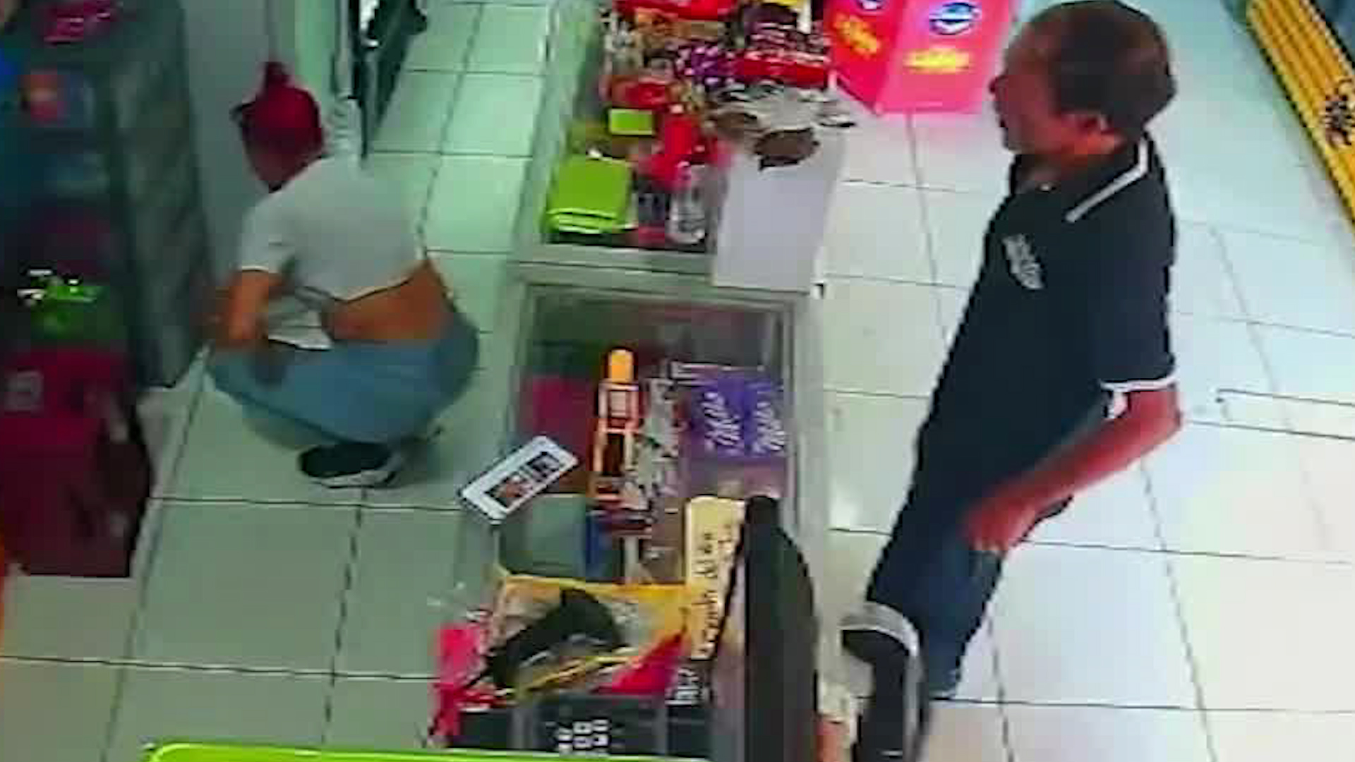 Sujeto tardó solo 6 segundos en cometer un robo | VIDEO
