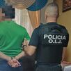 Uno de los sospechoso detenidos en los allanamientos. (OIJ) Uno de los sospechoso detenidos en los allanamientos. (OIJ)