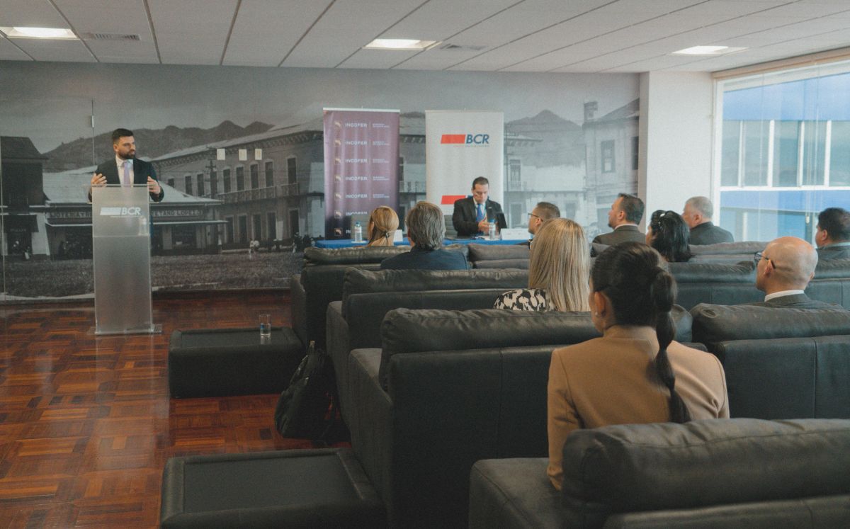 BCR e Incofer firman convenio. (Incofer)