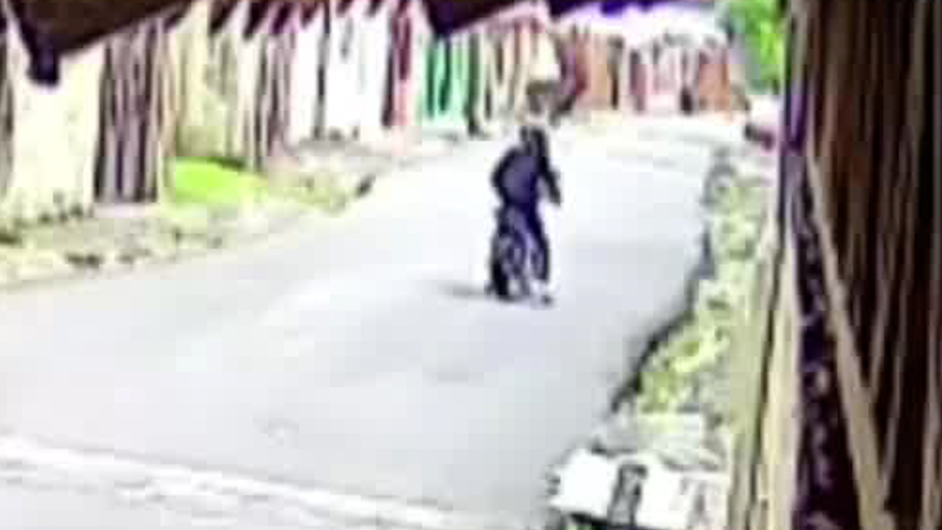 Sujeto en bicimoto comete asaltos en Desamparados | VIDEO Sujeto en bicimoto comete asaltos en Desamparados | VIDEO