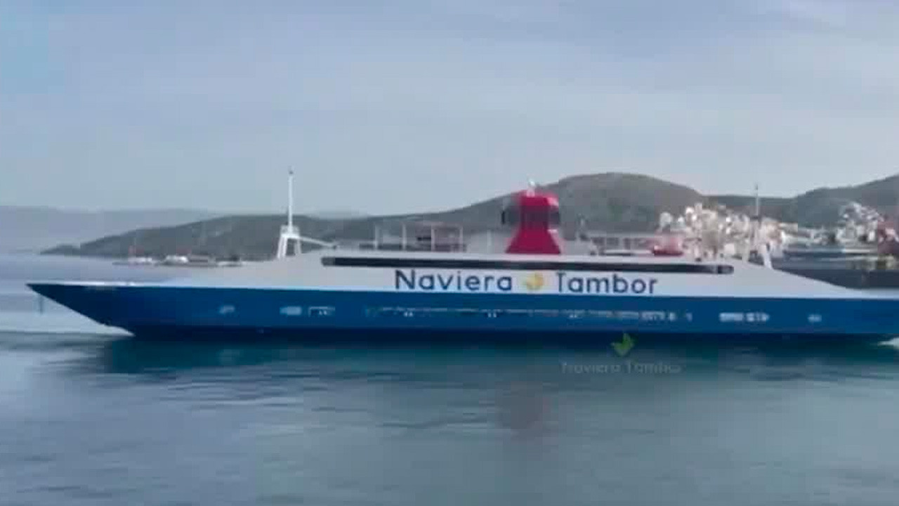 Hombre en estado de ebriedad se lanza al mar durante viaje en ferry