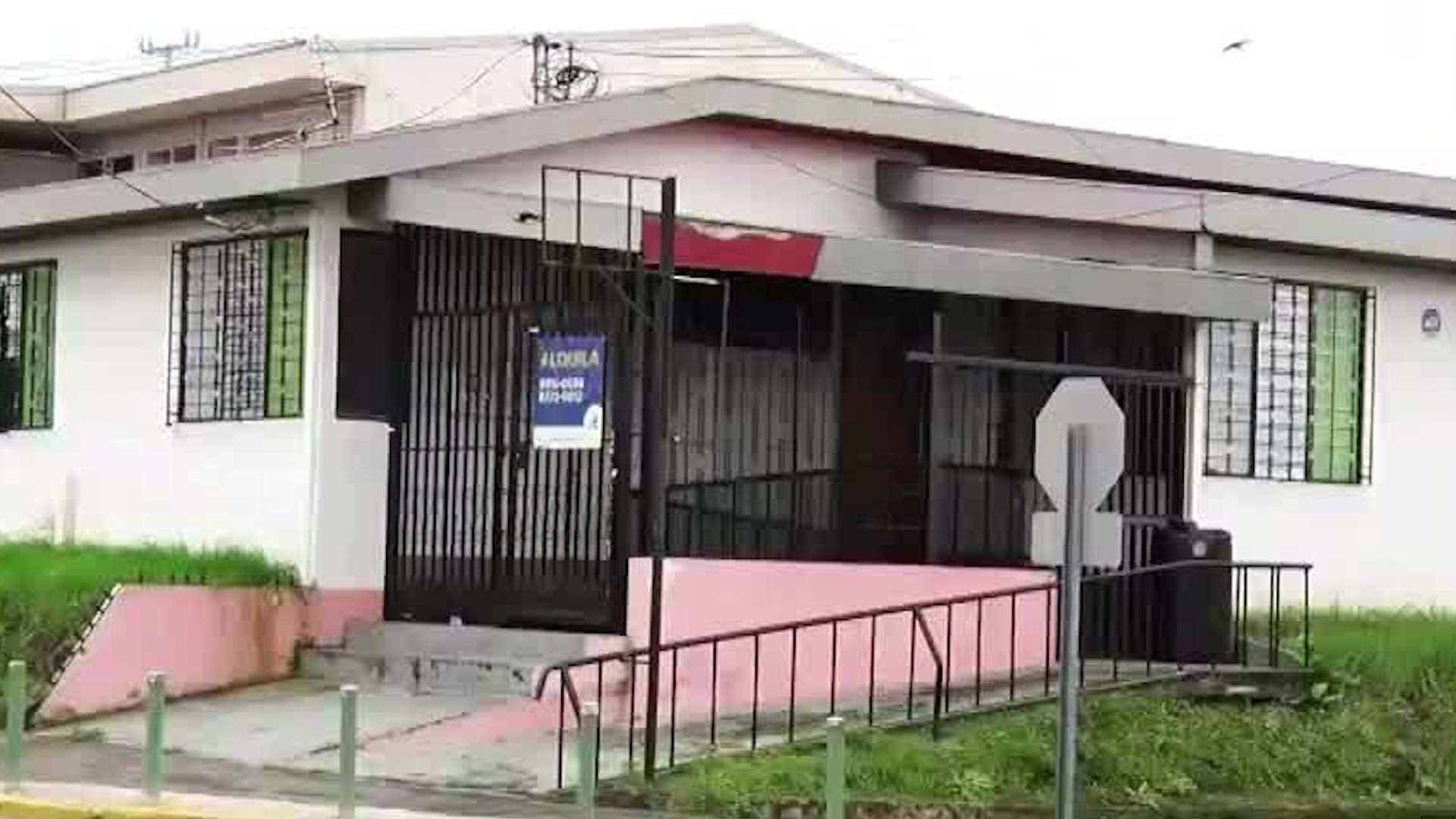 Mujer denuncia millonaria deuda de inquilinos | VIDEO