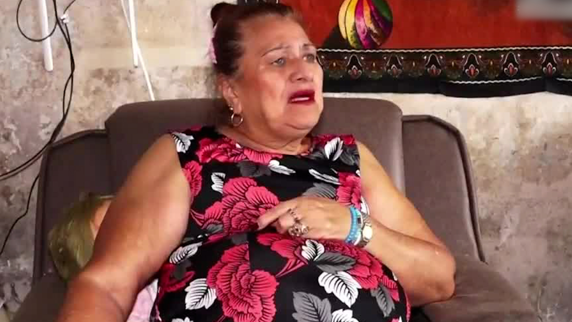 Adulta mayor casi pierde sus piernas | VIDEO Adulta mayor casi pierde sus piernas | VIDEO