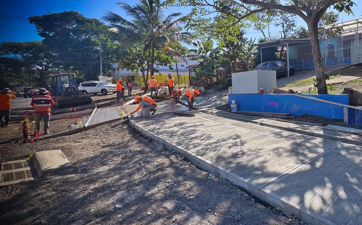 Continúan las obras del sistema de drenaje y superficie de ruedo. (MOPT)