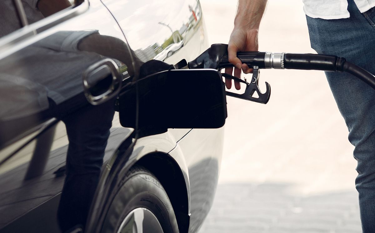 Aresep aprobó los nuevos precios de los combustibles. (Freepik)