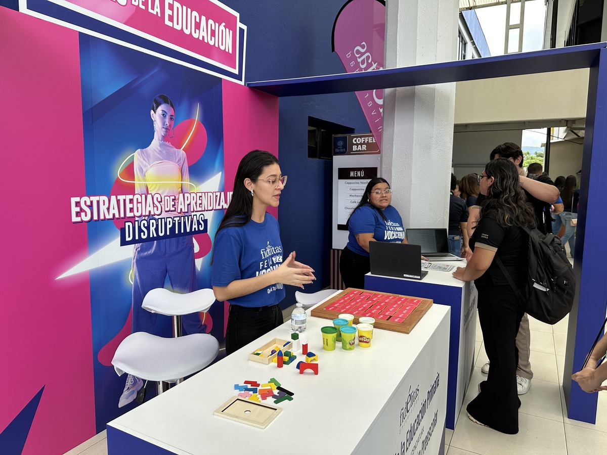 Feria Vocacional 2025 de Universidad Fidélitas