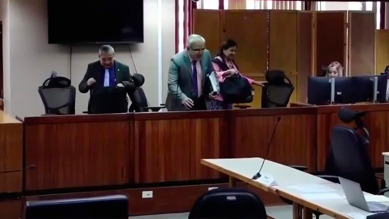 Juicio tráfico de influencias: Imputados tiene dos escenarios