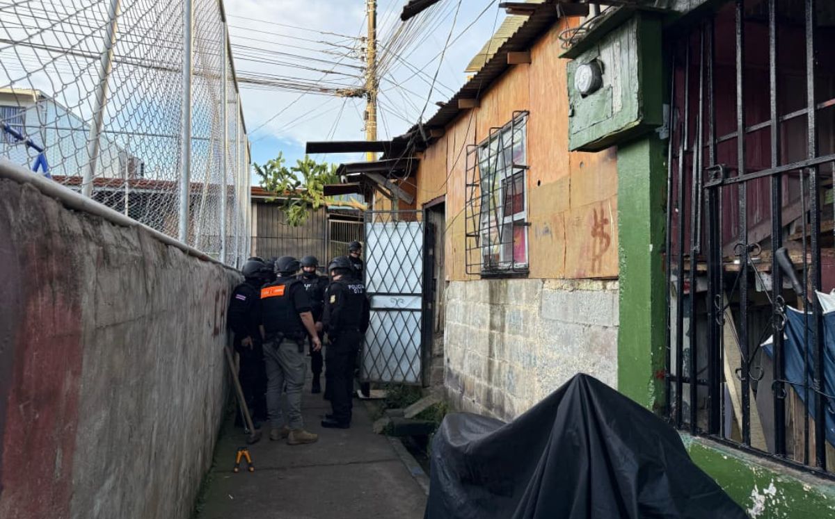 Agentes judiciales ejecutan 11 allanamientos. (OIJ)