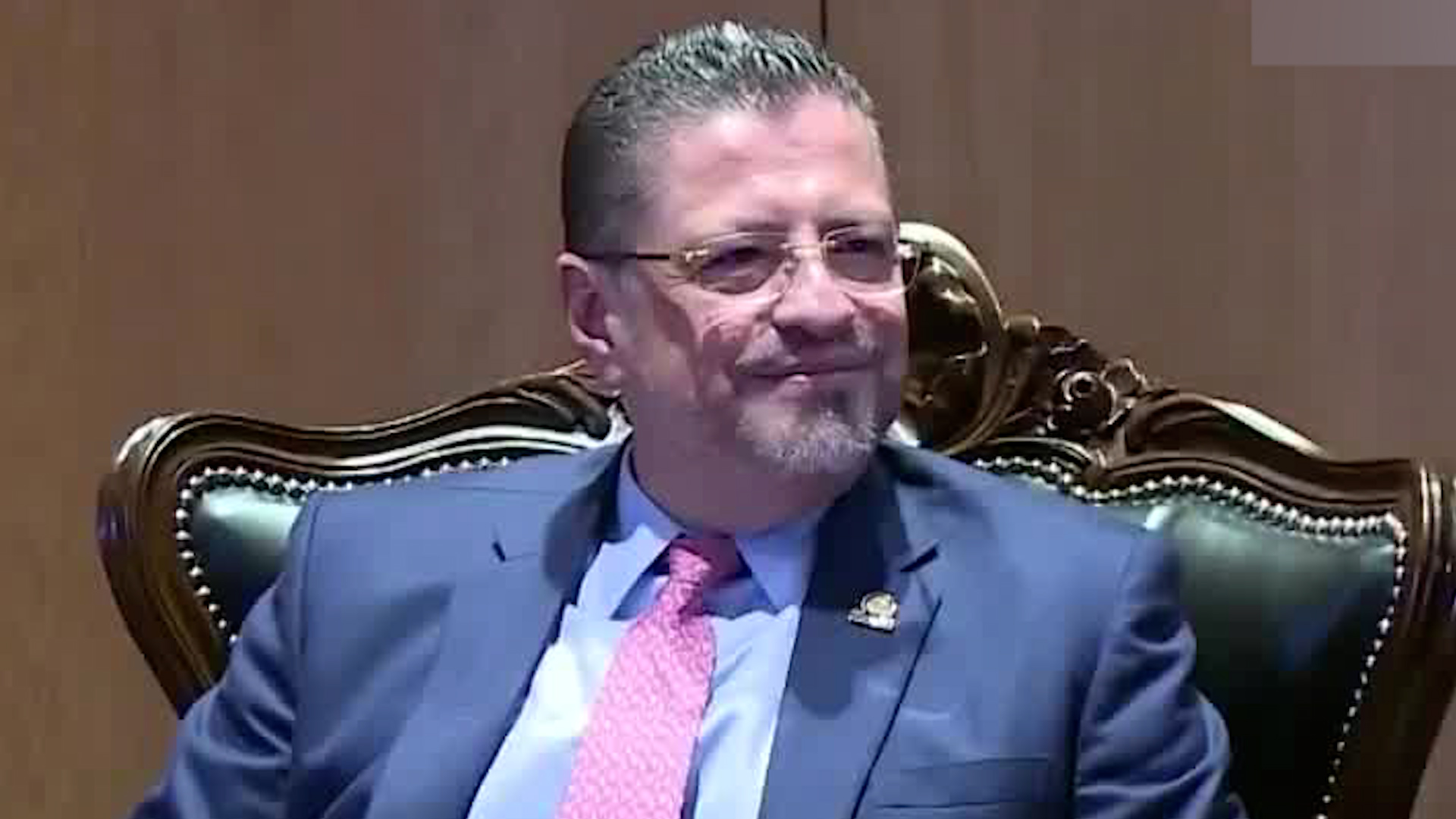 Rodrigo Chaves comparece ante diputados