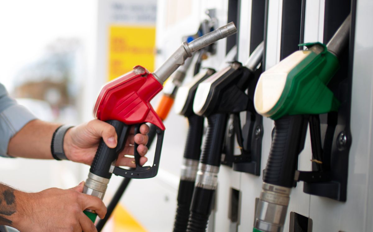 Aresep aprobó los nuevos precios de los combustibles entrarán a regir en septiembre. (Freepik)
