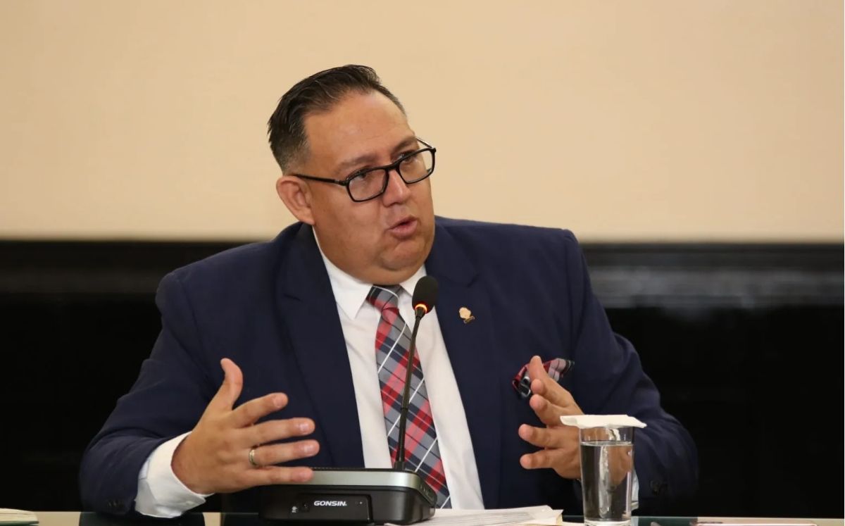 La fracción aclaró que la solicitud responde a un acuerdo interno.