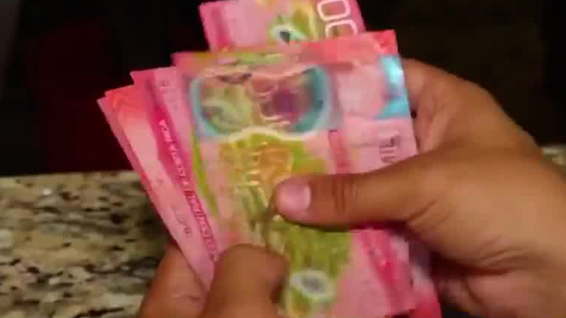 Temen problemas con el cambio de billetes de mil colones Temen problemas con el cambio de billetes de mil colones