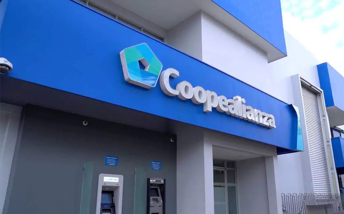 Coopealianza conmemora 54 años de presencia en el sistema financiero costarricense