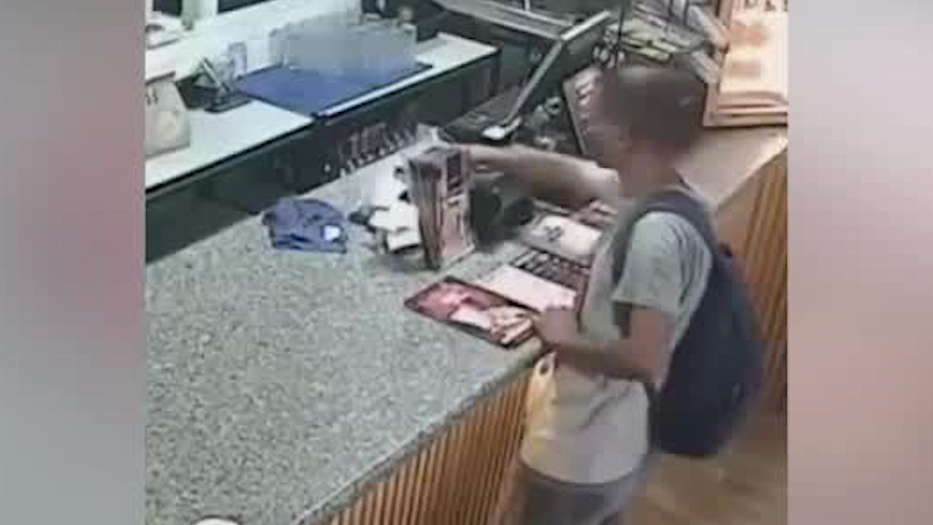 Hombre finge ser no vidente para robar en La Sabana