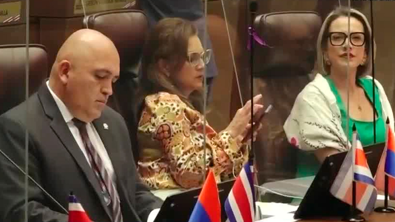 Proponen congelar aumentos salariales