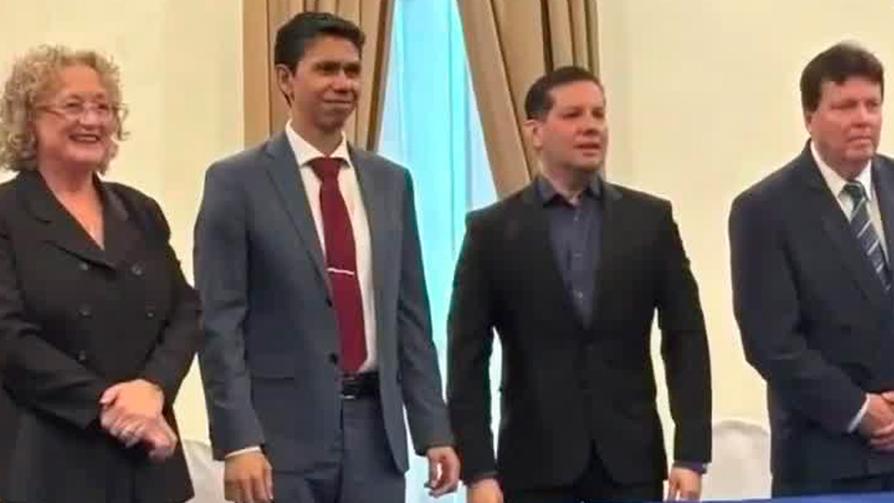 Luis Amador ratificado como candidato presidencial