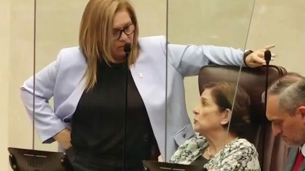 Diputados acuerdan resellos