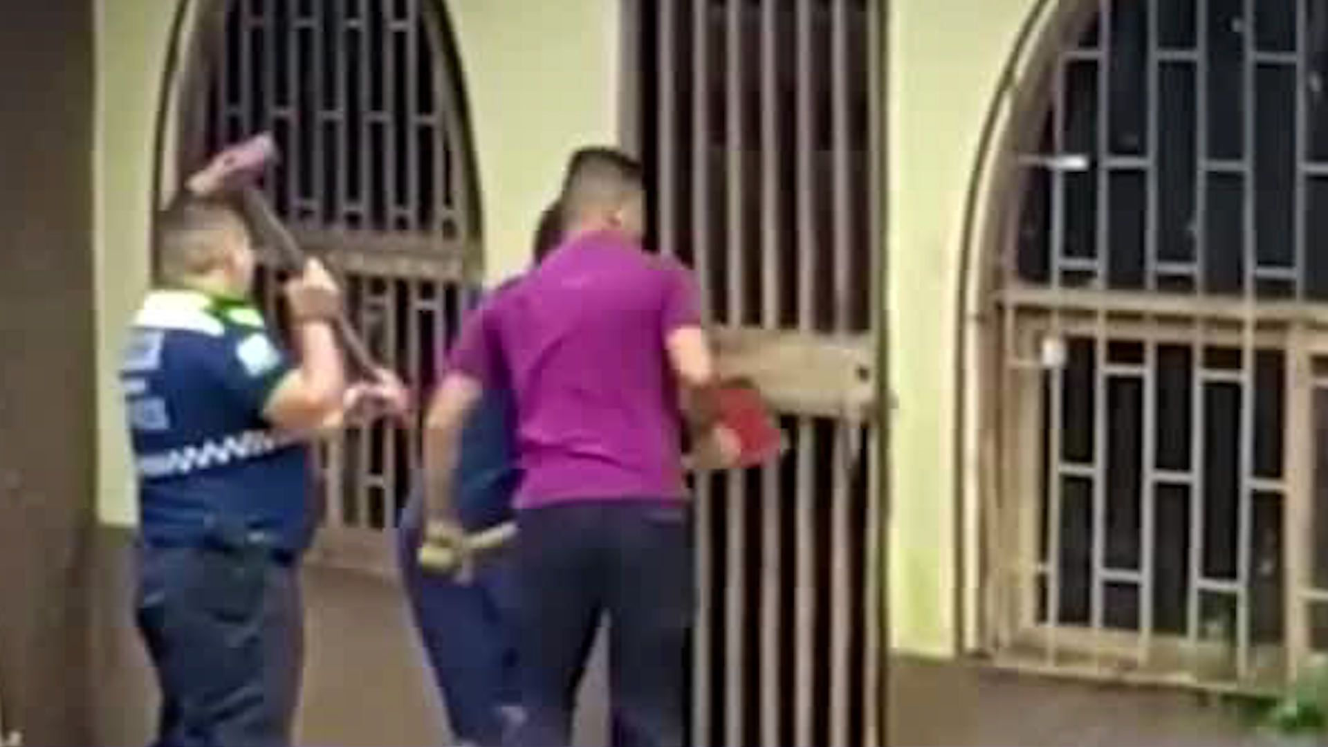 Estructuras con salidas de emergencia bloqueadas