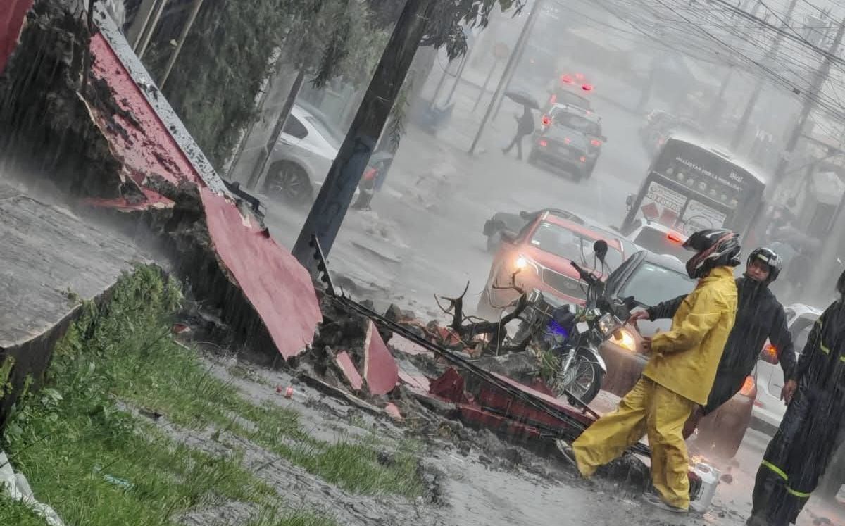 En el cantón central de Cartago, varias viviendas resultaron afectadas en la comunidad de Calle La Marta.